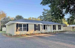 217 7th Ave, Atmore, AL 36502