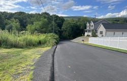 1008 Lucas Drive, Blakely, PA 18447