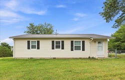 8 WESTGATE RD, VERONA, VA 24482