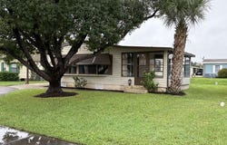 180 Old Mill Dr, Plant City, FL 33565