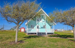 376 Haddock Drive, Palacios, TX 77465