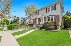 100 E Melrose Street, Valley Stream, NY 11580