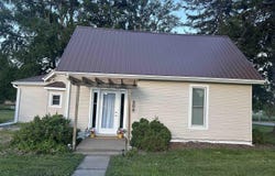 504 W Central, Winfield, IA 52659