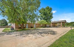 185 Rebecca St, Gentry, AR 72734