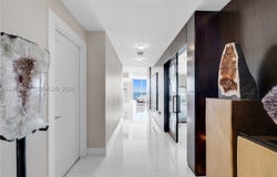 900 Biscayne Blvd, Miami, FL 33132