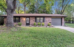409 E 11th Street E, Washington, MO 63090