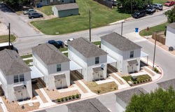 350 Debus Dr, Taylor, TX 76574