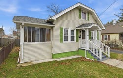 24 Jasper St, Springfield, MA 01109