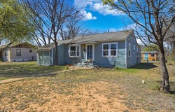 211 Brooks Ave, Schertz, TX 78154
