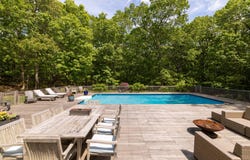 56 N Woods Lane, East Hampton, NY 11937