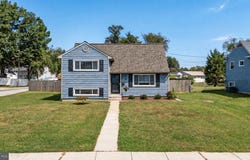 2 SUNSET Circle, PASADENA, MD 21122