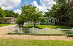 812 Denton Drive, Euless, TX 76039