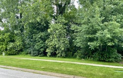 887 Hemingway Trail, Valparaiso, IN 46383