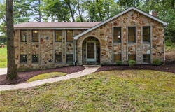 204 Fineview Dr, Peters Twp, PA 15317