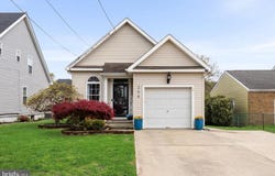 208 HOOKER STREET, RIVERSIDE, NJ 08075