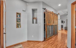 38766 BARLOW Pkwy, Sandy, OR 97055