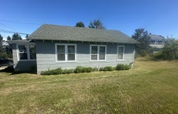 8 Michenor Street, Eastport, ME 04631