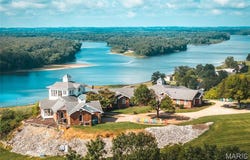 1 Tara Point Drive, Grafton, IL 62037