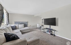 698 E OQUIRRH Ave, Tooele, UT 84074