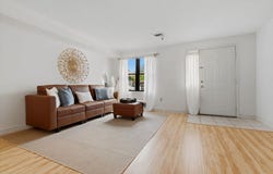 33 Maplewood Ave, Gloucester, MA 01930