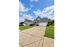 3600 Crosswinds Drive, Hope Mills, NC 28348