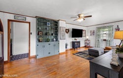 508 W Hemlock St, LaFollette, TN 37766