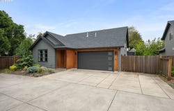 2845 HARLOW Rd, Eugene, OR 97401