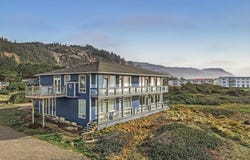 680 Coolidge Lane, Yachats, OR 97498