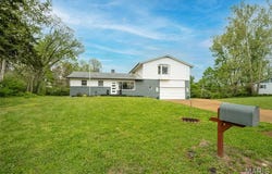 270 E Skyline Drive, Ballwin, MO 63011