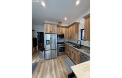 94254 11TH St, GoldBeach, OR 97444