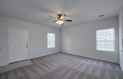 511 Pulitzer Dr, Hutto, TX 78634