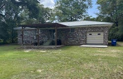 5000 Seales Ln, Red Level, AL 36474