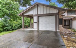 16 Whisperglen Lane, Springfield, IL 62704