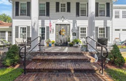 402 Calhoun Rd., Myrtle Beach, SC 29572