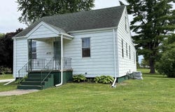 1478 E CHESTNUT Street, Canton, IL 61520