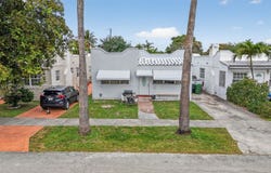 623 NE 4th St, Hallandale Beach, FL 33009