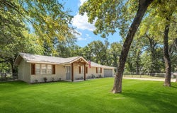 110 Meadowood Rd, Enchanted Oaks, TX 75156