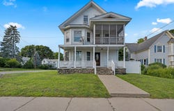 189 Walnut St, Leominster, MA 01453