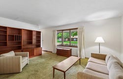 131 S Mount Vernon Dr, IowaCity, IA 52245
