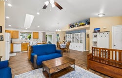 25234 TYRO Ave, Veneta, OR 97487