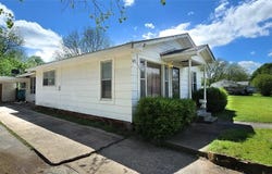 204 NE 10th Avenue, Ardmore, OK 73401