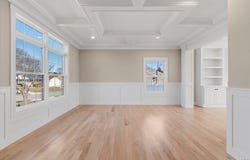 31 Cedar Drive E, Plainview, NY 11803