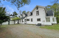 2 Pine Street, Windsor, VT 05089