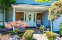 27 Eileen Way, Edison, NJ 08837