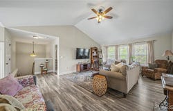 208 Ridgeview Drive, St Robert, MO 65584