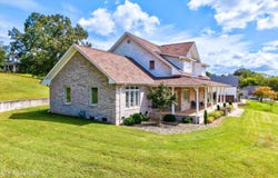 225 Rivers Edge Drive, Loudon, TN 37774