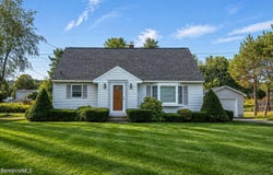 180 Doreen St, Pittsfield, MA 01201