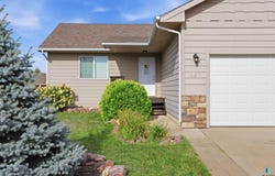 427 Lien Ave, Harrisburg, SD 57032
