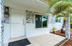 6771 Harding St, Hollywood, FL 33024