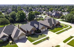 1005 Bentbrook Place, Norman, OK 73072